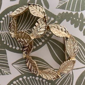 VINTAGE GERRY's Leaf Wreath Pins (2)